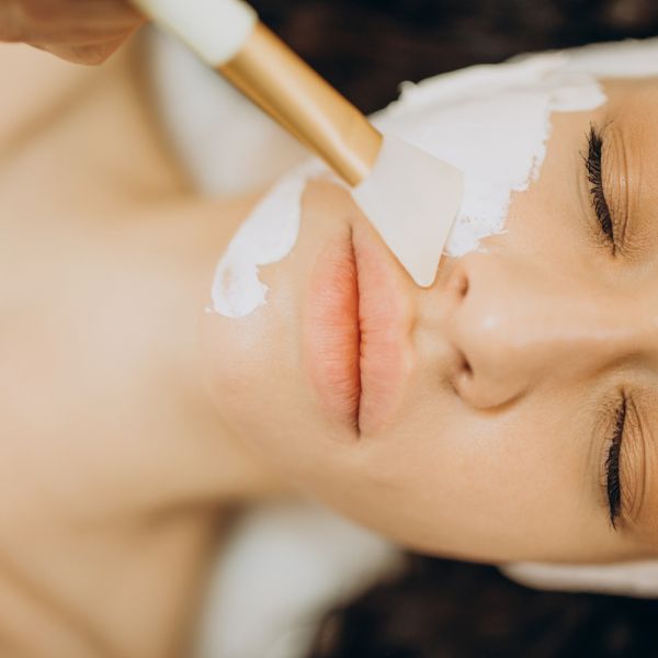 Как ухаживать за кожей после пилинга
