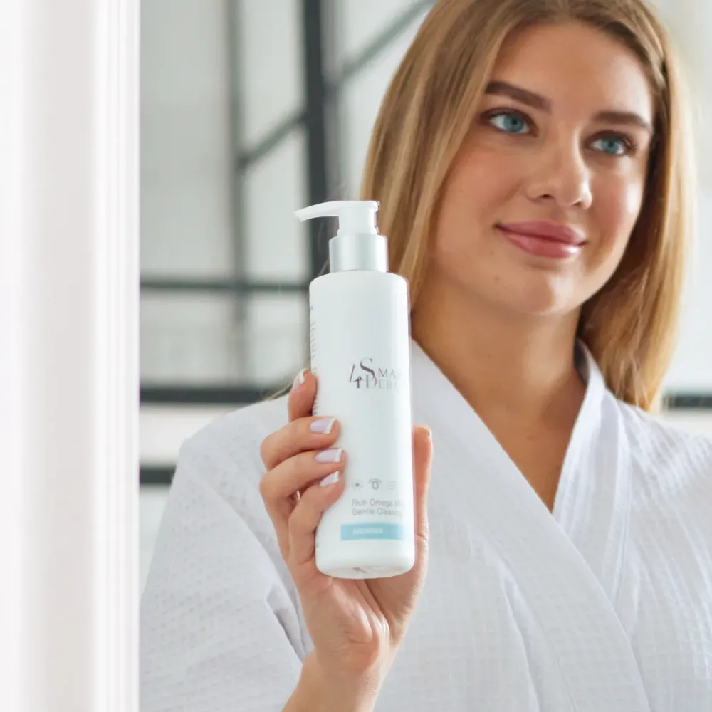 Восстанавливающее питательное молочко для чувствительной кожи Smart4Derma Rich Omega Milk Gentle Cleansing  - фото 2